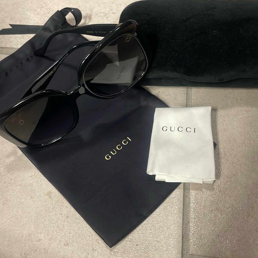 Authentic Gucci sunglasses GG1029SA in black black grey $560 NWT